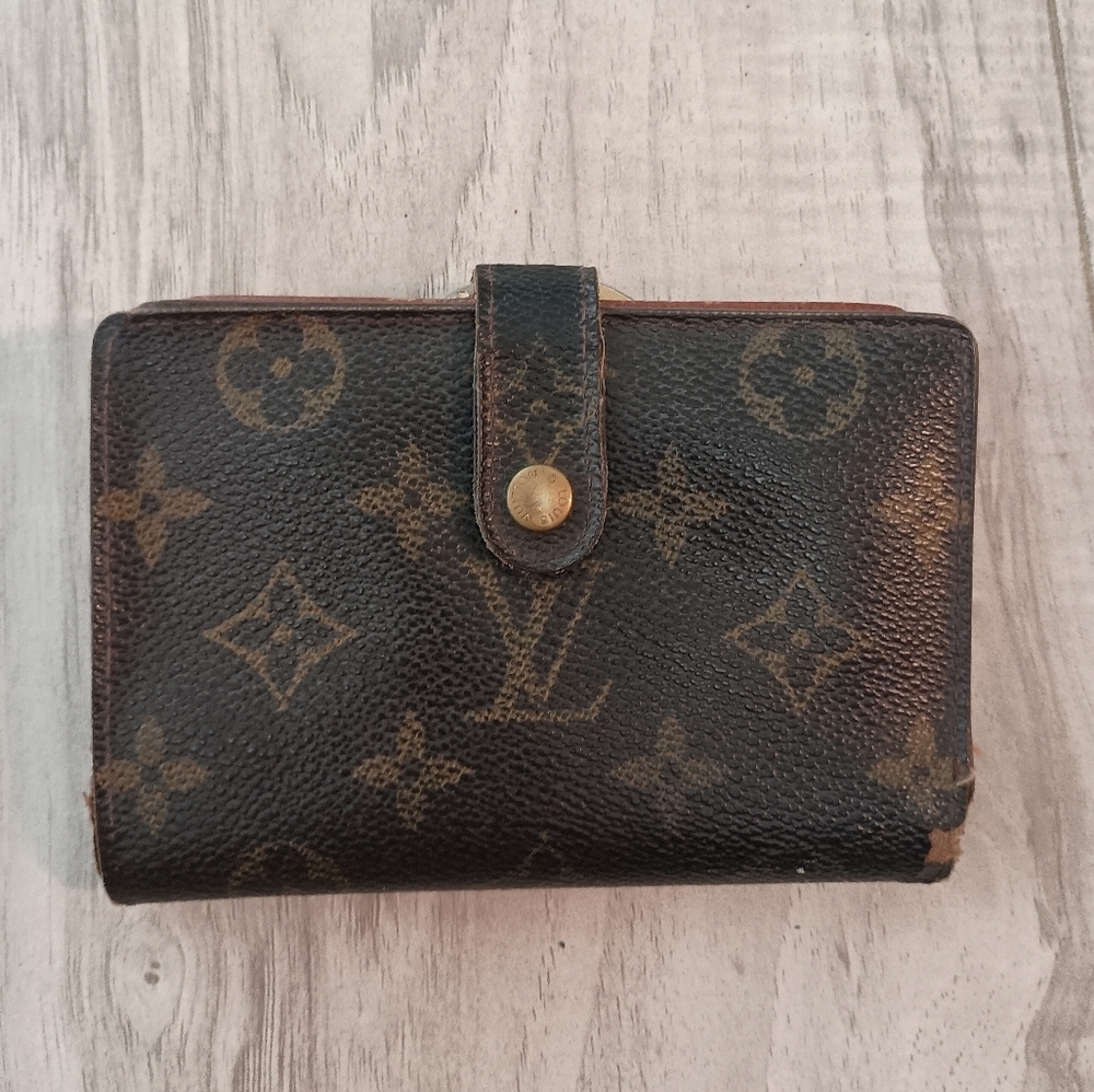 Louis Vuitton Monogram Kisslock Wallet